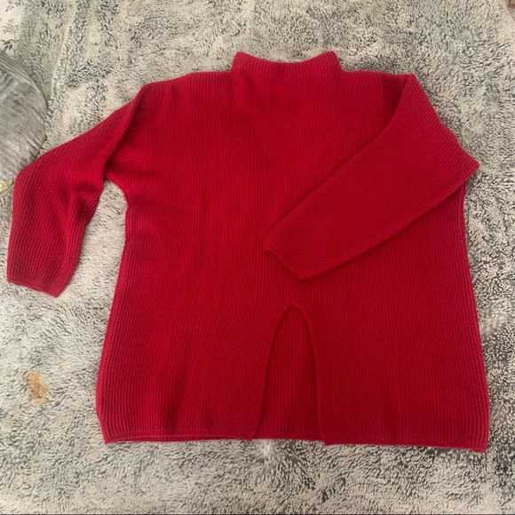Red turtleneck sweater - Picture 5 of 6